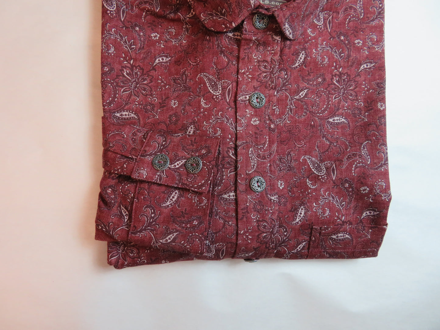 Cranberry Paisley Homespun Men's Dakota Shirt